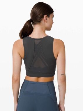 NWT Lululemon Hotty Hot Cropped Tank
Graphite Grey